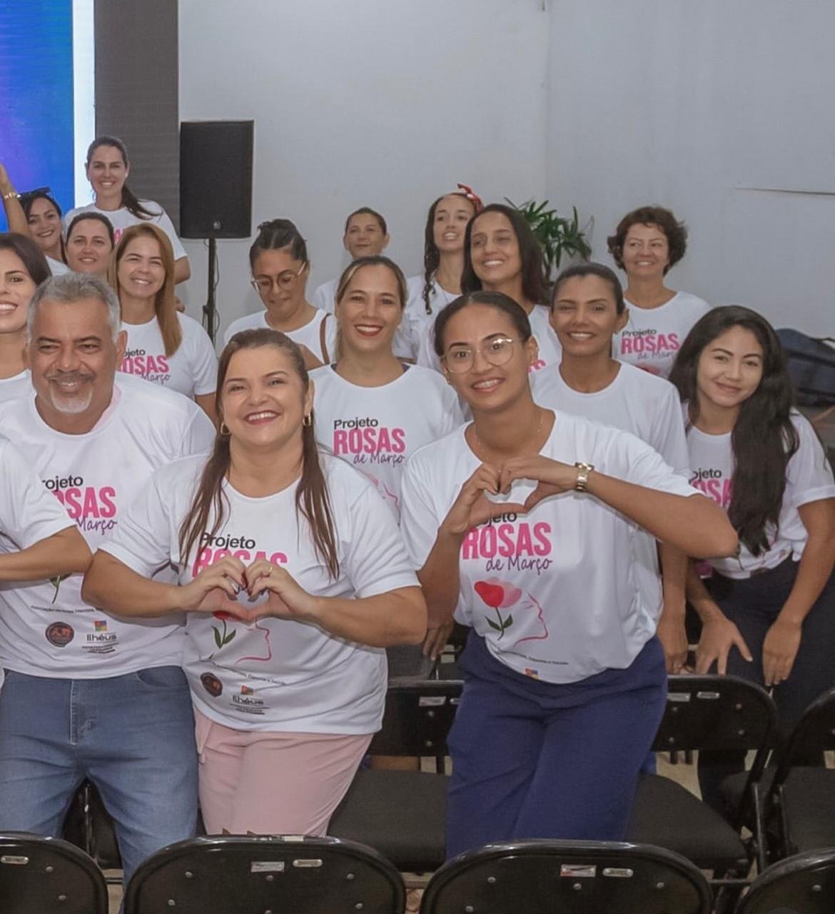 Registro do Projeto Rosas de Março no último dia 08/03/25, Dia Internacional da Mulher, em Ilhéus-Ba. A Justiça Humanitária Social foi uma das instituições apoiadoras do evento, presente na pessoa do seu Presidente Hédel Torres, que realizou a Capacitação: Todos contra a Violência Doméstica. Em sua palestra o presidente também destacou os perigos do Tráfico Internacional de Mulheres, tema do seu mais recente livro: Debatendo o Tráfico de Pessoas.